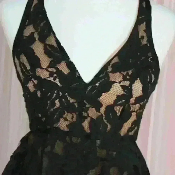 Mini Lace Puffy Dress - Picture 5 of 7